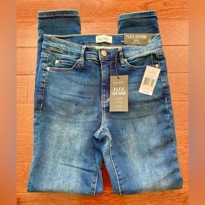 NWT Nicole Miller High Rise Skinny Ankle Jeans, Size 4